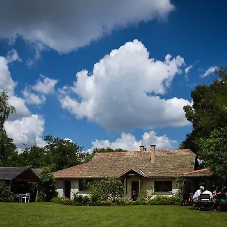 Guest house Piroska Vendeghaz *